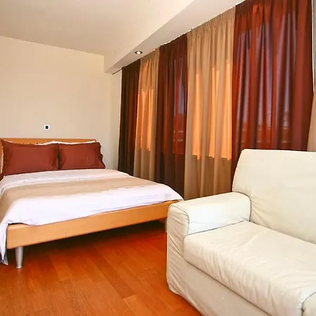 Feniks Guest house 3*