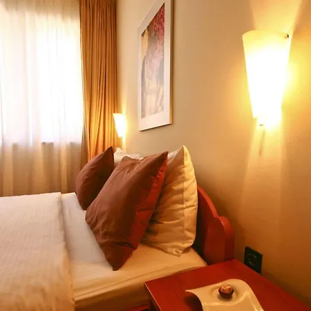 Feniks Guest house 3*